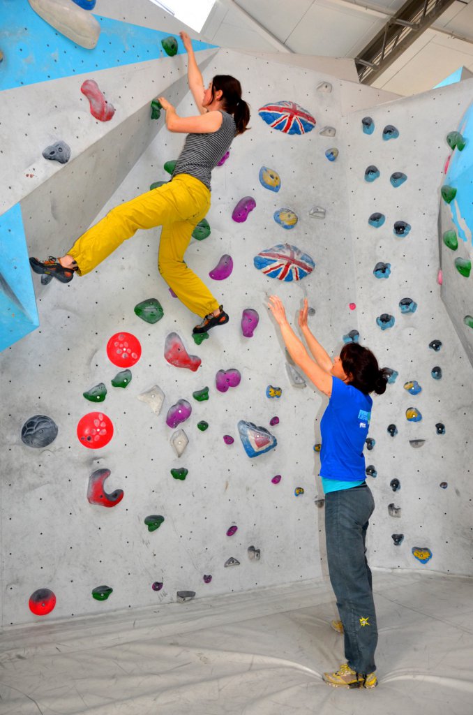 Bouldern mit MS - Workshop Kletterwerkstatt in der Boulderwelt München Ost